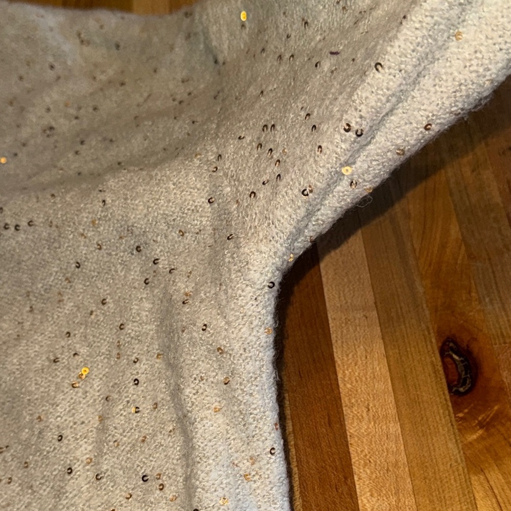 Karl Lagerfeld Cream Sweater with Gold Accents Large - Picture 11 of 11